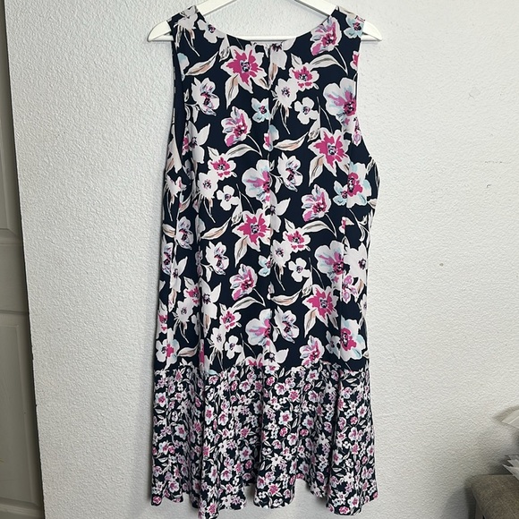 Banana Republic Navy Drop Waist Mixed Floral Flounce Sleeveless Size 16 Tall - Picture 4 of 13
